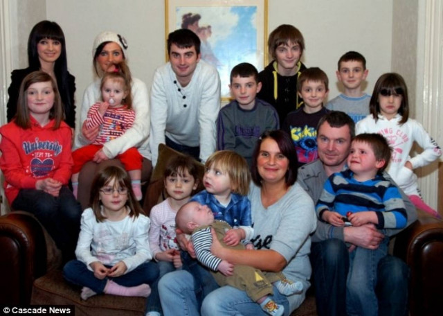 Ζευγάρι κάνει παιδί κάθε 17 μήνες εδώ και 24 χρόνια!