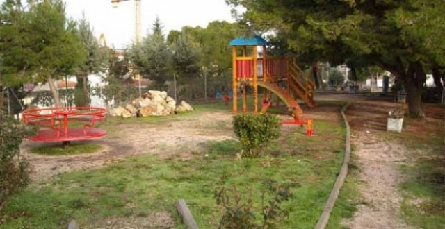 Καταγγελίες για επικίνδυνη παιδική χαρά στο Γέρακα