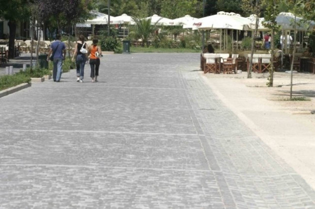 Νέο όνομα για την πλατεία Θησείου