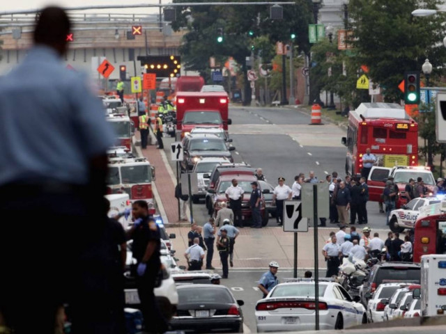 Μακελειό με 13 νεκρούς σε ναυτική βάση στην Ουάσινγκτον