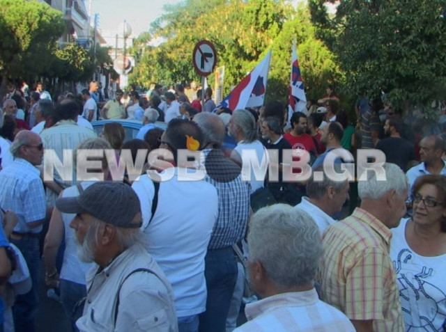 Συγκέντρωση διαμαρτυρίας στο Κερατσίνι (pics)
