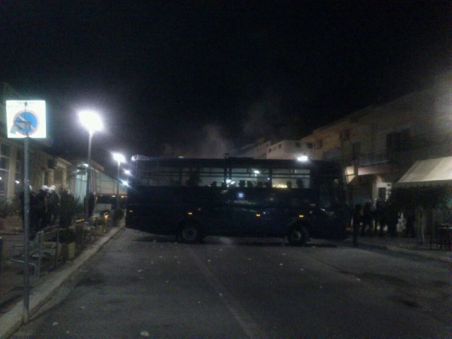 Ηράκλειο: Επεισόδια έξω από τα γραφεία της Χρυσής Αυγής