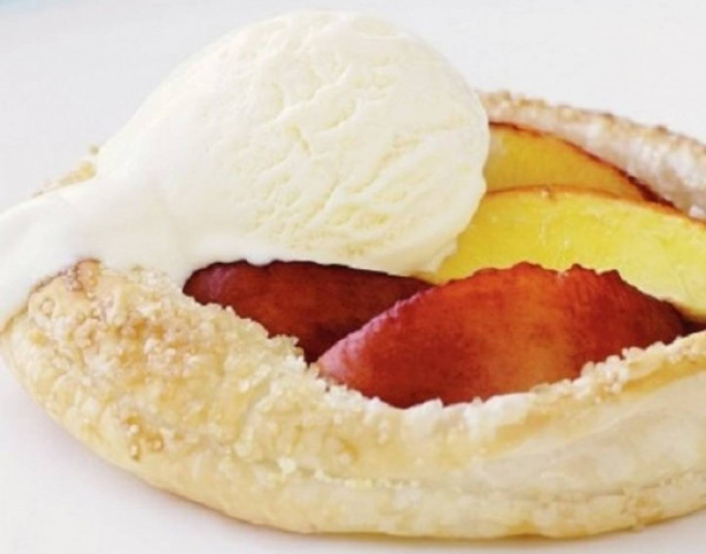 Τάρτα με νεκταρίνια με 180 θερμίδες