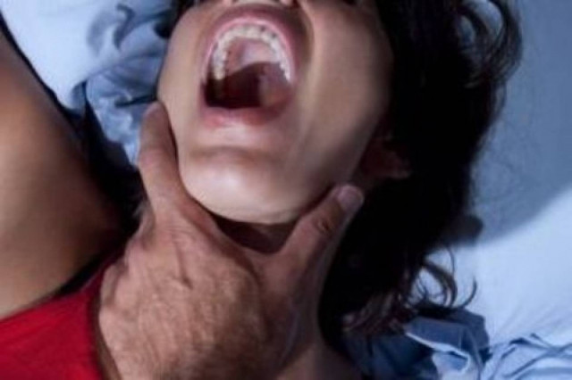 Έκανε εμετό και γλίτωσε από βιασμό