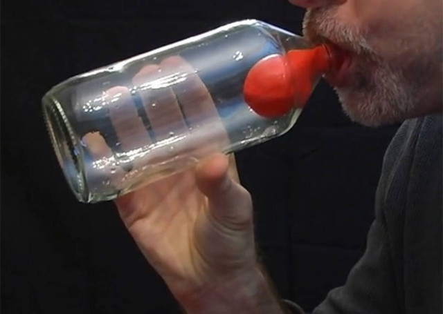 Βίντεο: 10 νέα κόλπα για να τρελάνετε τους φίλους σας