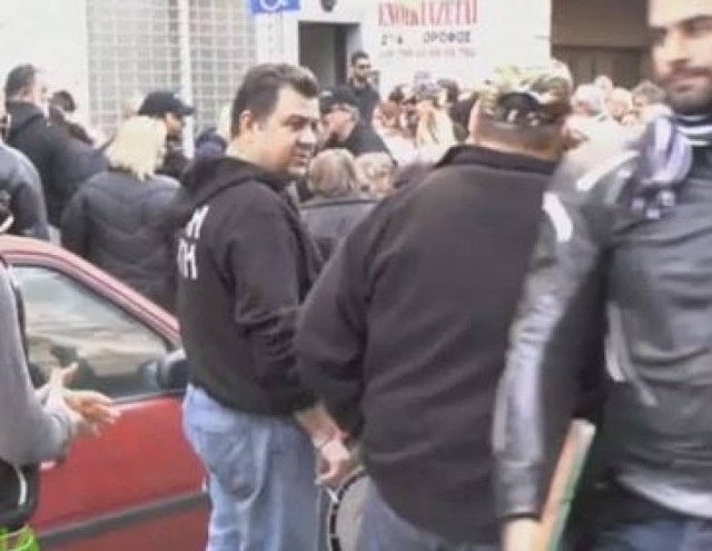 Βίντεο –ντοκουμέντο: Σε διανομές τροφίμων της Χρυσής Αυγής ο δολοφόνος