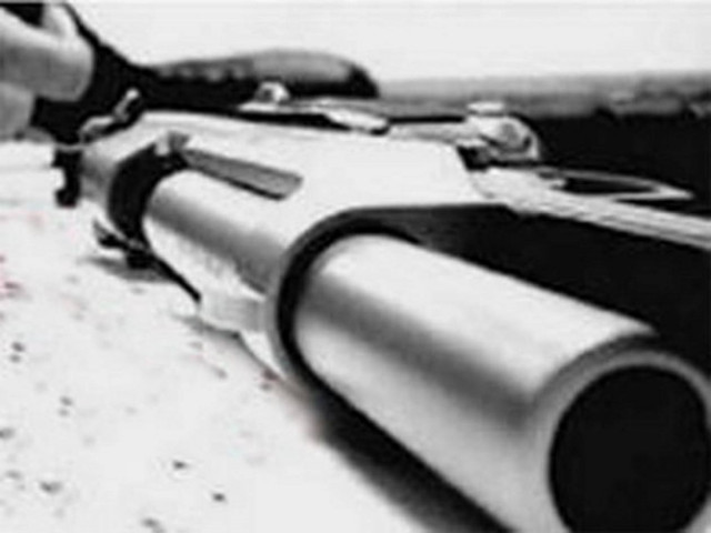 Σκότωσε την κόρη του και τον άντρα της για να «ξεπλύνει» την τιμή του