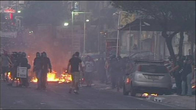 Ελεύθεροι οι 34 για τα επεισόδια σε Κερατσίνι και Νίκαια