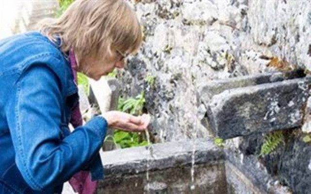 Αυστρία: Μολυσμένο με κόπρανα το «αγιασμένο» νερό