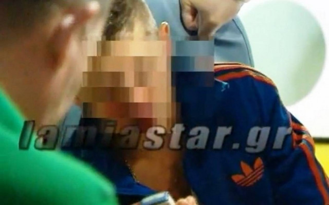 Λαμία: Αιμόφυρτος Αλβανός καταγγέλλει ότι ξυλοκοπήθηκε από χρυσαυγίτη