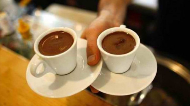 Για τα μάτια ενός άνδρα θα δηλητηρίαζε τη φίλη της