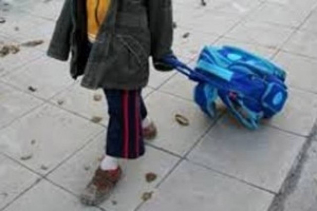 Ντροπή: Οδηγός παράτησε στη μέση του δρόμου μαθητές