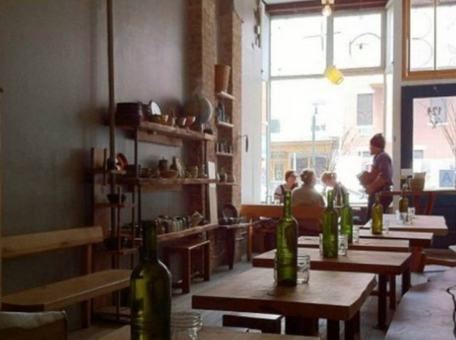 Το εστιατόριο που απαγορεύει τις ομιλίες και τα κινητά