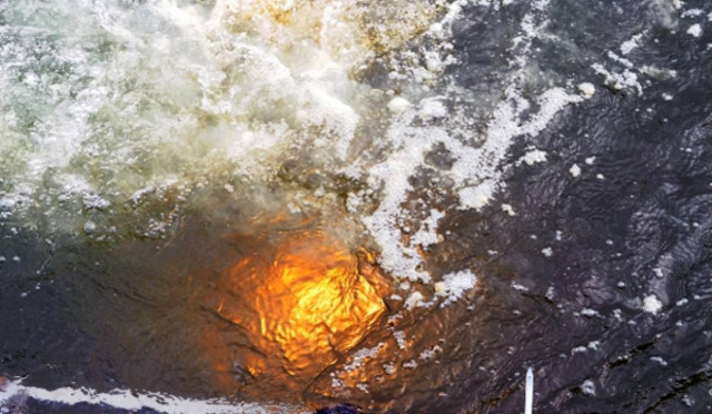 Από τη λίμνη Τσεμπαρκούλ ανέσυραν το πρώτο κομμάτι του μετεωρίτη