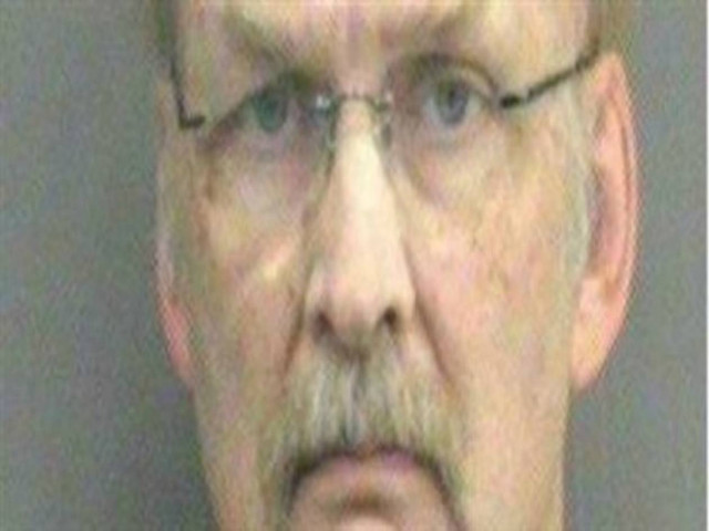 ΣΟΚ: Καθηγητής με κρυφή κάμερα - στυλό πιάστηκε στα πράσα να…