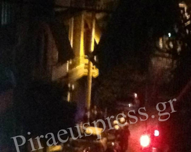 Καμίνια: Ανθρωποκυνηγητό της Αστυνομίας για τα μαχαιρώματα (Pics+vid)