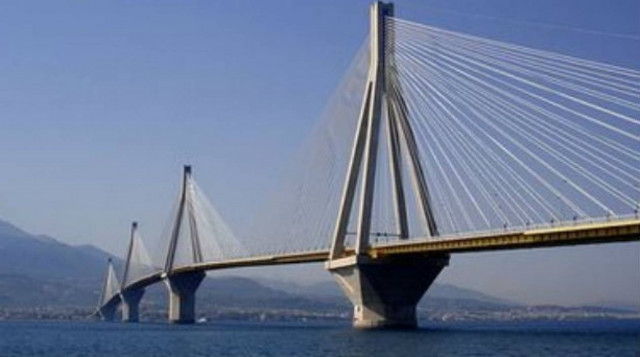 Χαμός στο You Tube: Βίντεο με... UFO στη γέφυρα Ρίου - Αντιρίου!