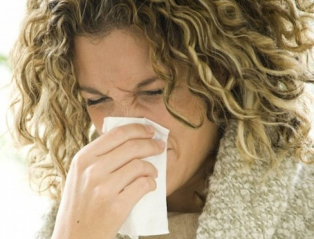 Ο μεγάλος μύθος για το φτέρνισμα και το κρύωμα