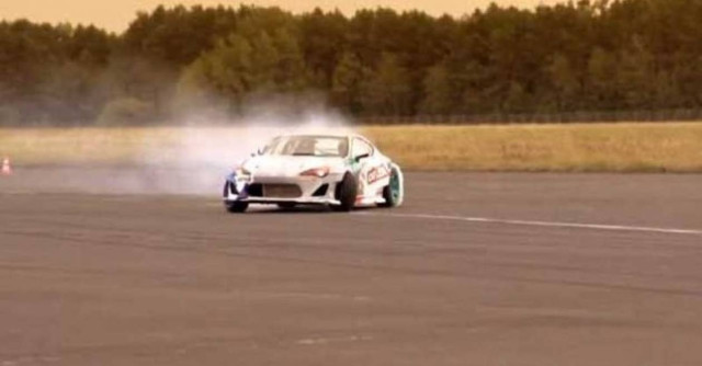Μεγαλειώδες DRIFT με 218 χλμ/ώρα (vid)