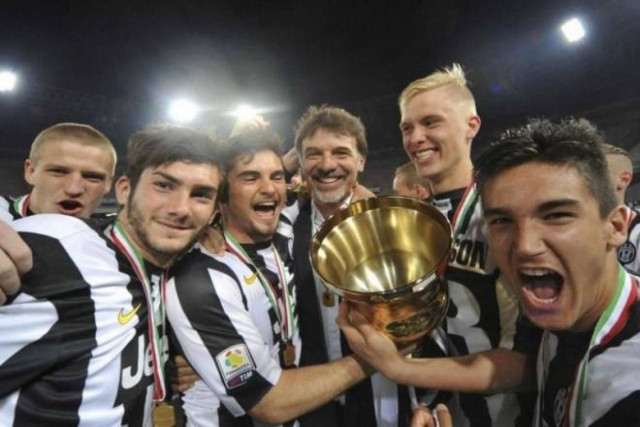 Κούπα με… τρενάκι η Γιουβέντους (video)