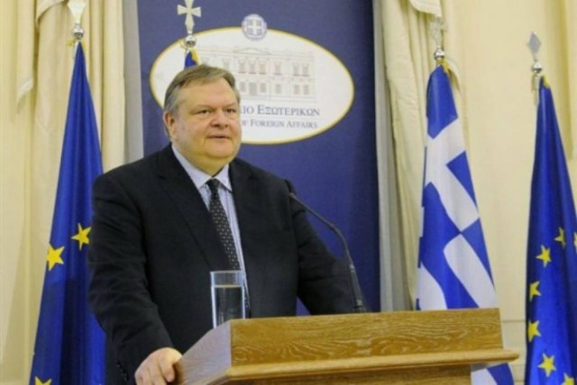 Συνέντευξη τύπου Βενιζέλου στις 12:30