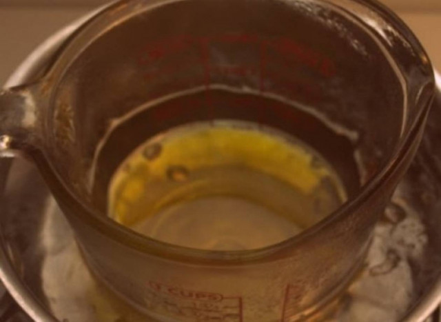 Φτιάξτε μόνες σας μυρωδάτο baby oil (χωρίς χημικές ουσίες)