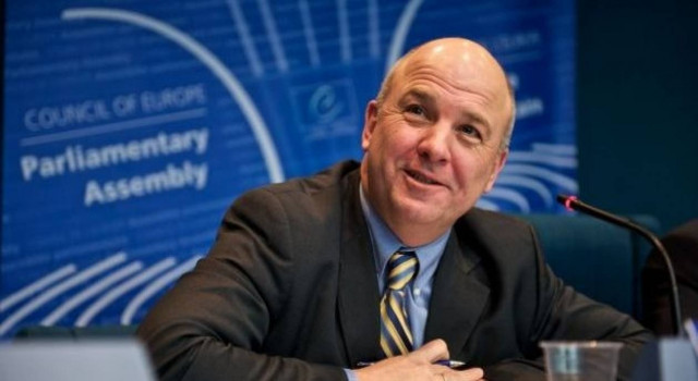 Μούιζνιεκς: Χαιρετίζω τις δράσεις της Ελλάδας ενάντια στην Χ.Α.