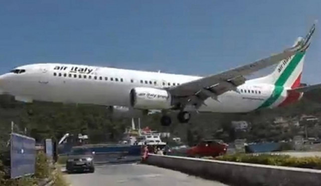 Χαμός στο YouTube: Η προσγείωση του τρόμου στη Σκιάθο