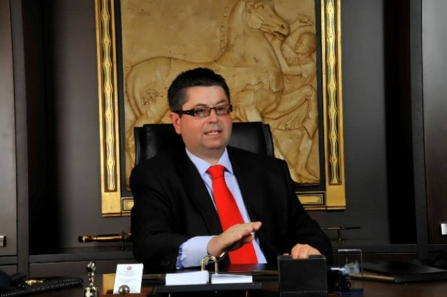 Διεγράφη από την ΝΔ ο δικηγόρος που ανέλαβε την Χ.Α., Π. Σαράκης