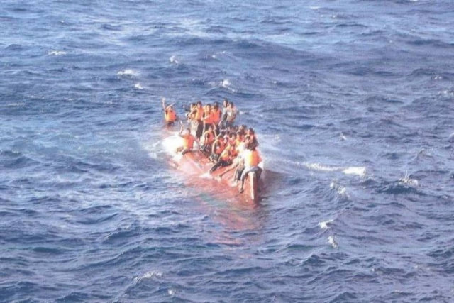 Τραγωδία στην Ινδονησία: 36 νεκροί από ναυάγιο