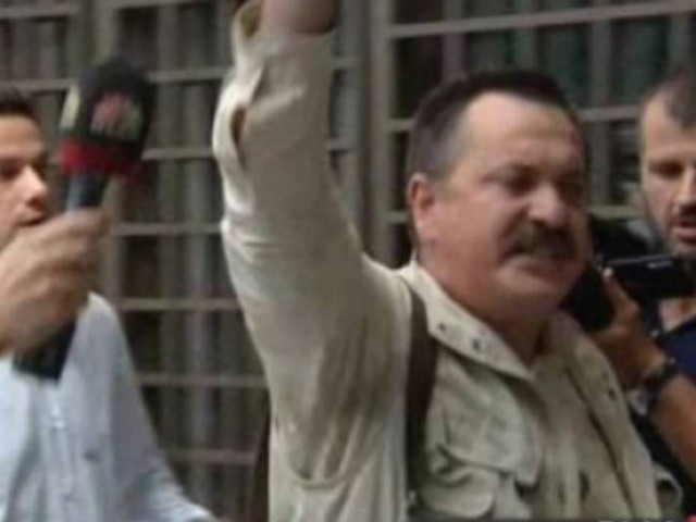 Τα ευρήματα στο σπίτι του βουλευτή της Χρυσής Αυγής Χ.Παππά (pics)