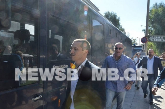 Πώς σχολίασαν οι Έλληνες στο Twitter την είδηση της αποφυλάκισης