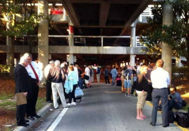 Ύποπτα πακέτα στο αεροδρόμιο της Φλόριντα