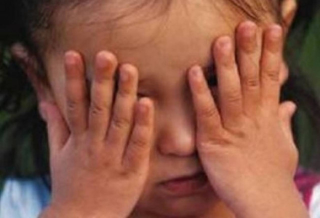 Ρόδος: Γρονθοκόπησε τη σύζυγό του μπροστά στα μάτια των παιδιών τους