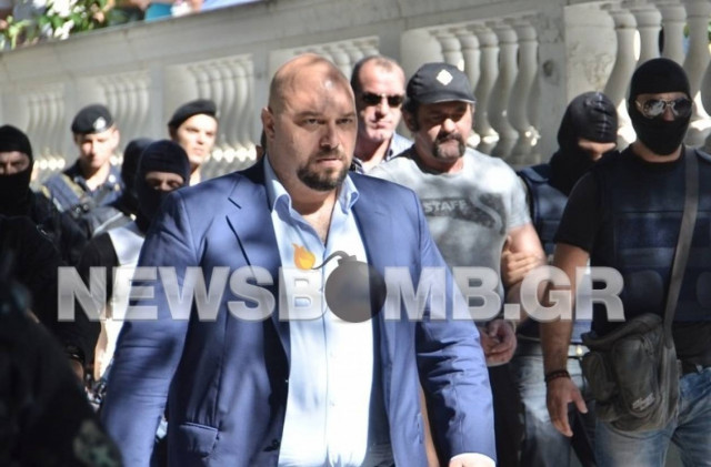 Reuters:«Aπόφαση-έκπληξη» η μη προφυλάκιση των 3 βουλευτών της ΧΑ