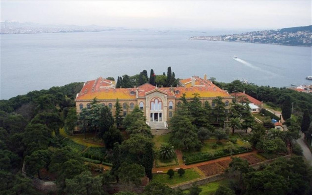 Θέμα μουφτή και τεμένους θέτει η Άγκυρα ως αντάλλαγμα για τη Χάλκη