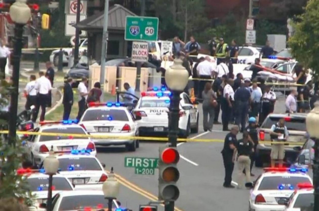 Πυροβολισμοί με τραυματίες έξω από το Kογκρέσο