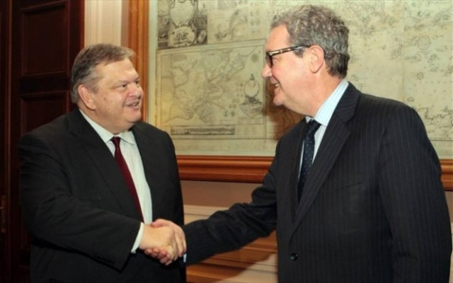 Στήριξη Βενιζέλου στις προσπάθειες Ντάουνερ για το Κυπριακό