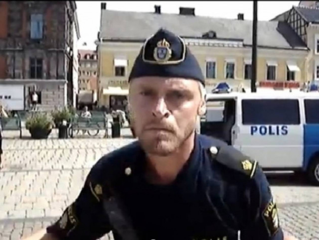 Όταν τραβάς βίντεο την αστυνομία στην Σουηδία… δες τι θα αντιμετωπίσει
