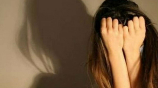 Φρίκη στην Πάτρα: 19χρονος «απήγαγε» μία κοπέλα και τη βίασε