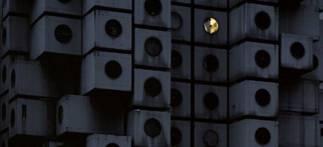 Τα μνημειώδη διαμερίσματα-κάψουλες του Kisho Kurokawa στο Τόκιο