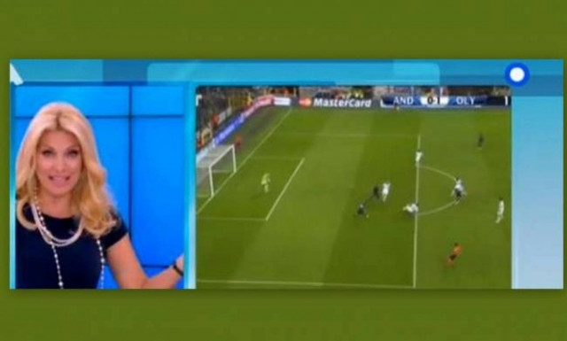 Kαι η Ελένη Μενεγάκη βλέπει ποδόσφαιρο!