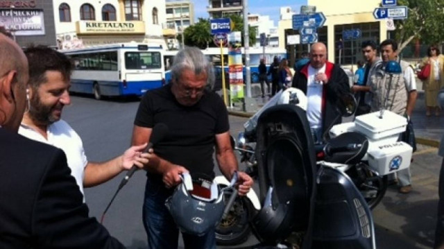 Κρήτη: Κόβουν κλήσεις και μετά χαρίζουν κράνη!