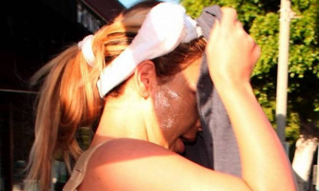 Οι paparazzi ανακάλυψαν το μυστικό της Kardashian