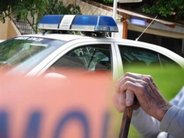 Κλείδωσαν στο μπάνιο και λήστεψαν 81χρονο