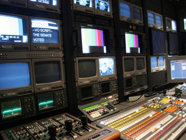 Εξπρές διαγωνισμός, υπέρ των -χωρίς άδεια- καναλαρχών;