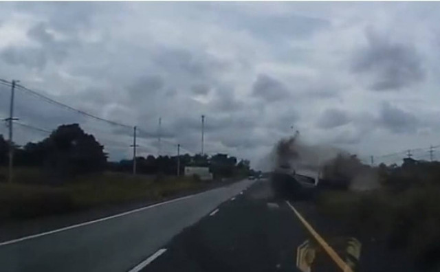 Βίντεο που κόβει την ανάσα: Απέφυγε τη σύγκρουση την τελευταία στιγμή