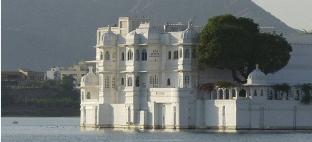 Το ξενοδοχείο που μετατρέπεται σε νησί με την παλίρροια (pics)