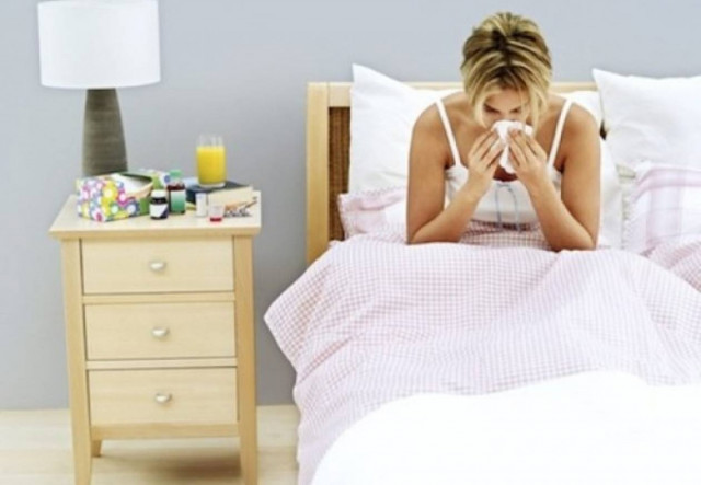 Τα 9 βήματα που θα σταματήσουν το κρύωμα πριν σας πάρει από κάτω