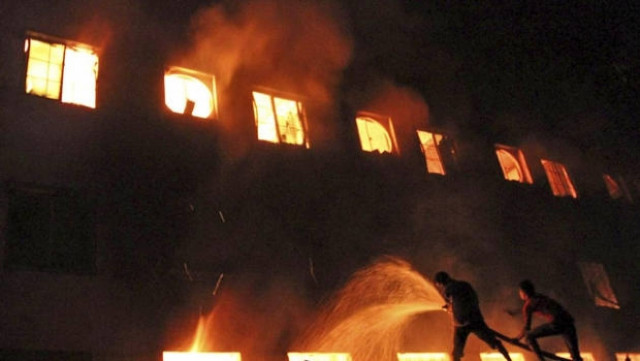 Μπαγκλαντές: Εννέα νεκροί από πυρκαγιά σε εργοστάσιο ενδυμάτων